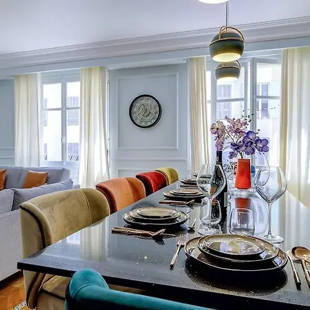 Luxury In Center Of