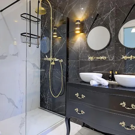 Apartment Luxury In Center Of *