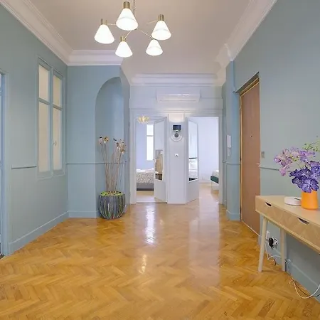 Luxury In Center Of Apartment