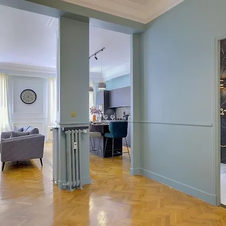 Luxury In Center Of Nice