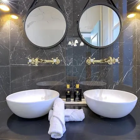 Luxury In Center Of 아파트 *