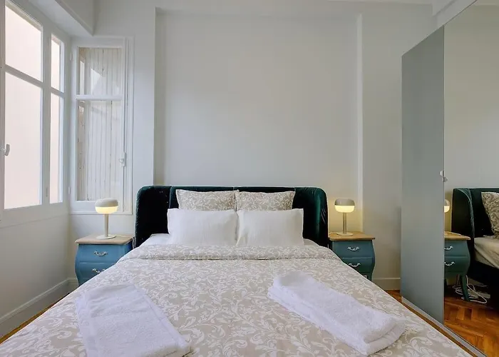 Luxury In Center Of 아파트 *