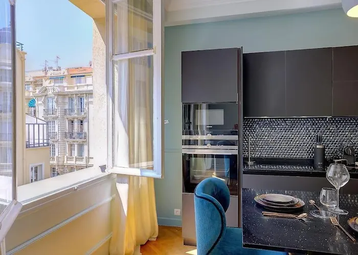Luxury In Center Of 니스